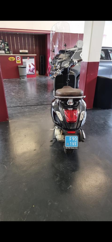 Vespa LX 25 km/u - Zwart met bruin zadel, Ophalen, Gebruikt, Benzine, Vespa LX