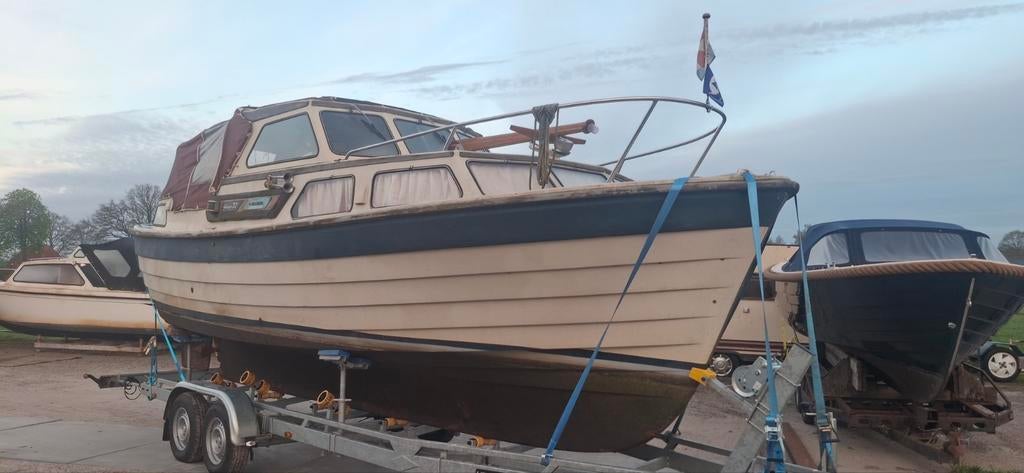 Saga 27 ok ak 2 cylinder diesel Met wat poetswerk  8999 euro, Watersport en Boten, Ophalen, 10 tot 30 pk, Gebruikt, Binnenboordmotor