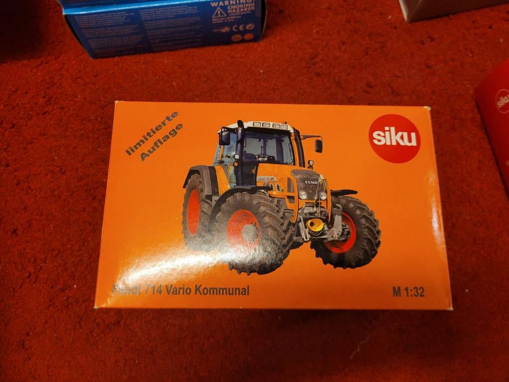 Siku Fendt vario Favorit 714 Kommunal lim. 1000 stuks, Ophalen of Verzenden, Zo goed als nieuw, Tractor of Landbouw, SIKU