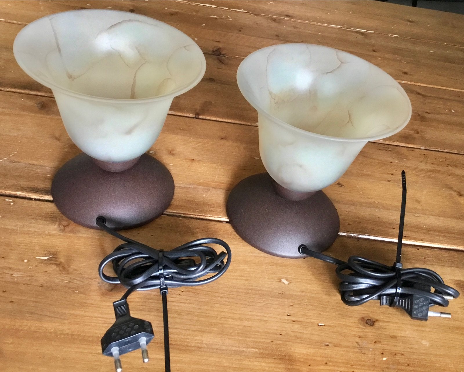 2 MOOI BRUINE A.T.V. GROOTEBROEK TAFELLAMPJES, Gebruikt, Sfeervol, Ophalen of Verzenden, Glas