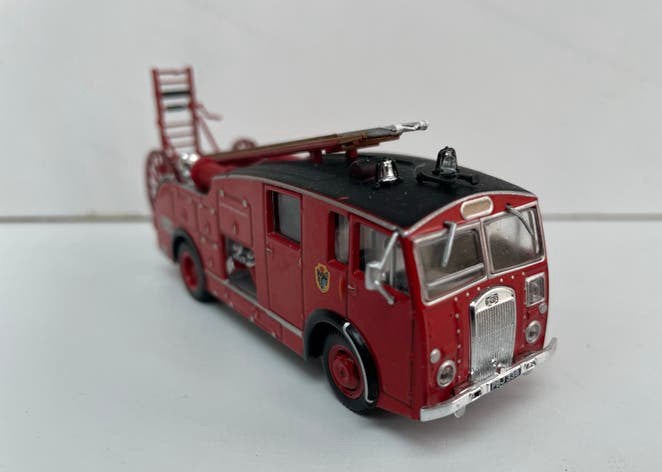 Vintage brandweerwagen model - Rood met ladder, Ophalen of Verzenden, Gebruikt