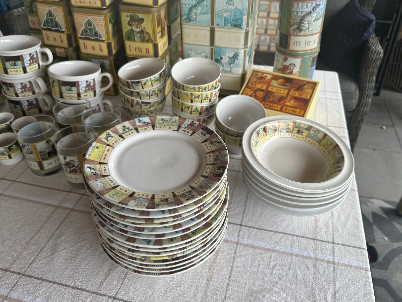 Grote collectie Aap Noot Mies servies en blikken, Gebruikt, Overige merken, Keramiek, Vintage