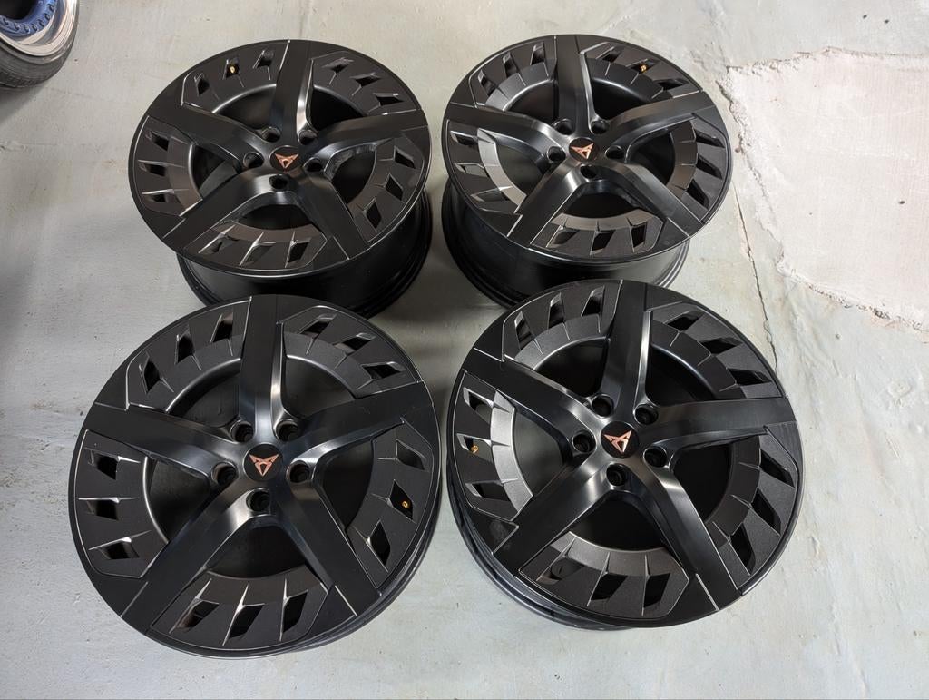 Te Koop Set Cupra Leon Aero 19 Inch Velgen, Gebruikt, Velg(en), 235 mm, Personenwagen