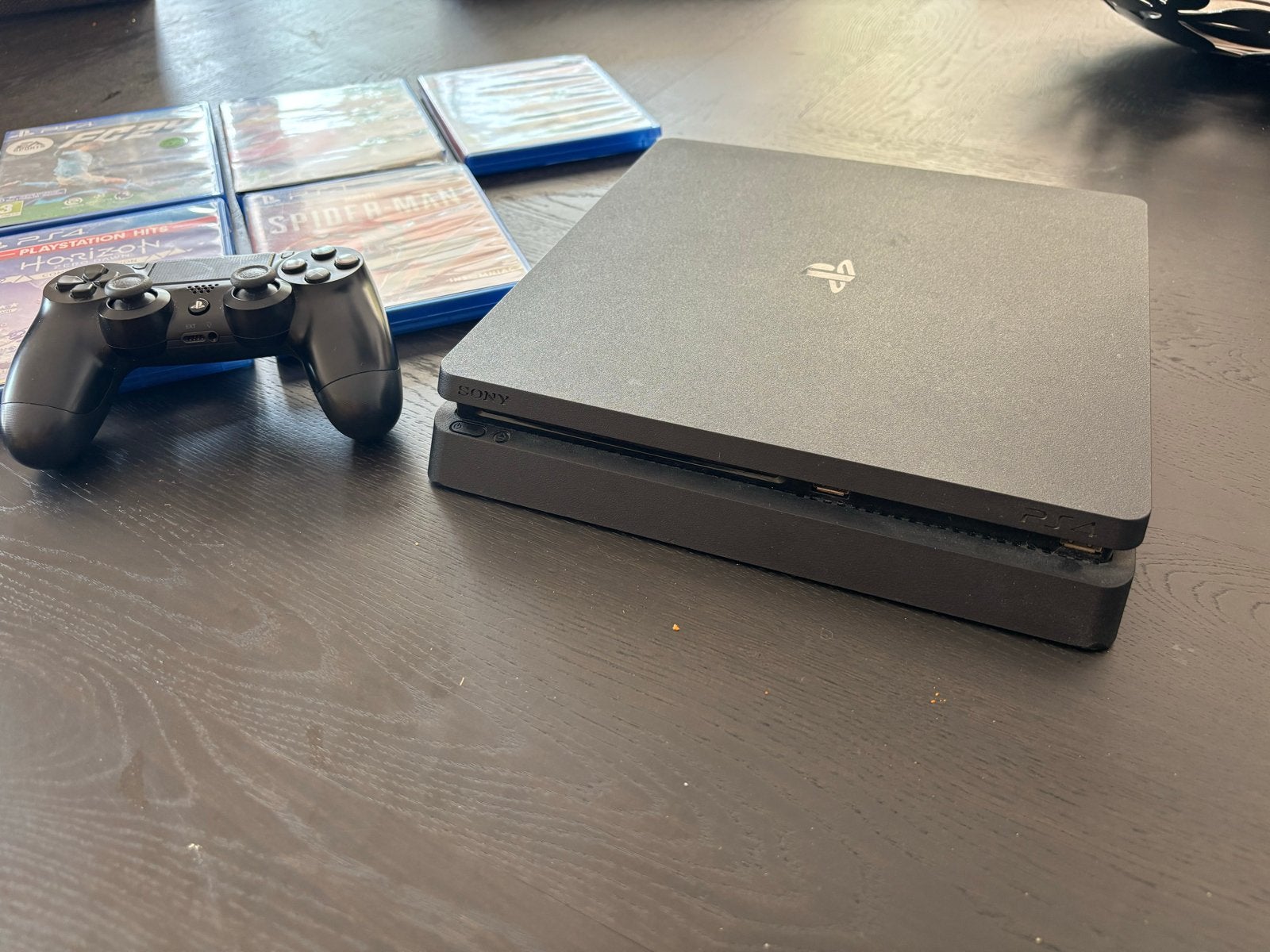 PlayStation 4 Slim met 7 games en 1 controller, Ophalen, Zo goed als nieuw, Met 1 controller, Slim