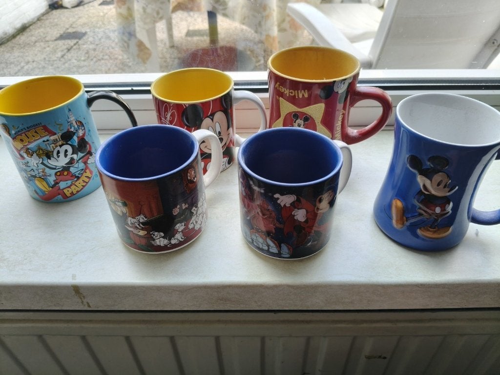 6 Koffiemokken uit Disneyland Parijs en Walt Disney World, Verzamelen, Ophalen of Verzenden, Overige figuren, Zo goed als nieuw