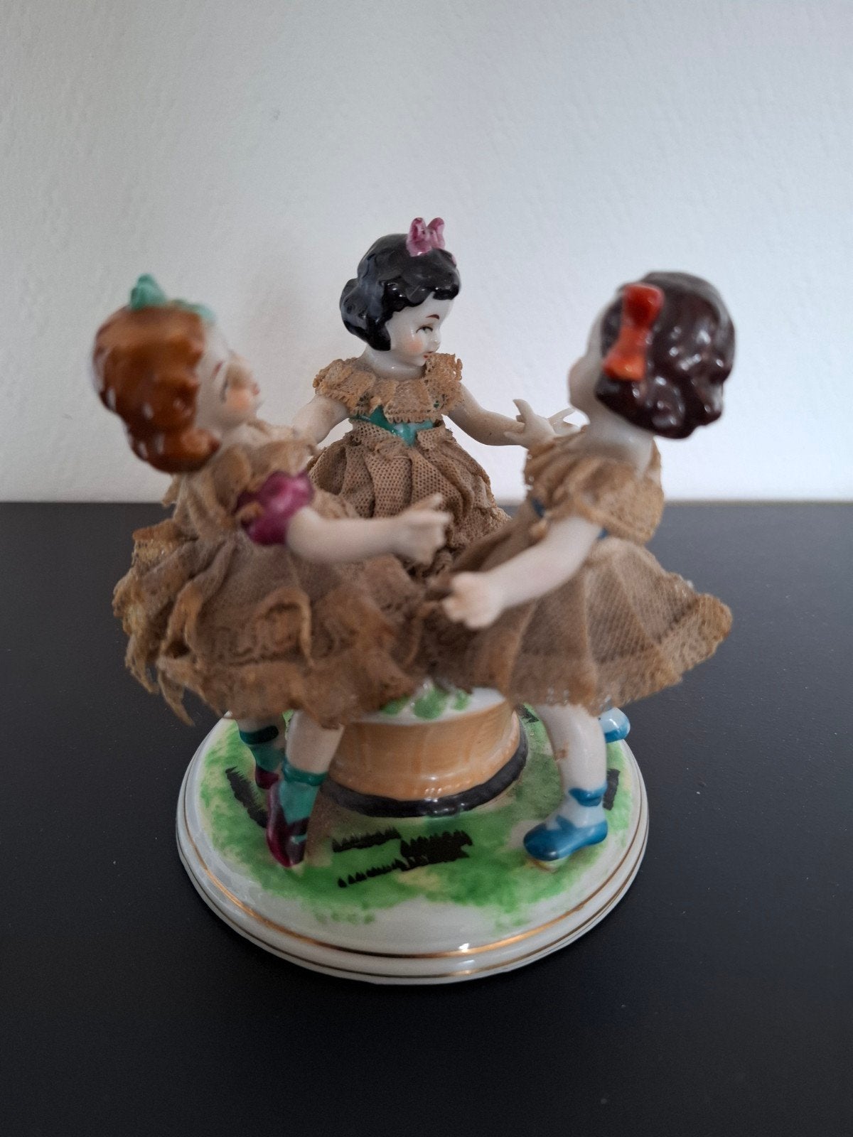 Dresden porselein 3 dansende meisjes, Ophalen of Verzenden