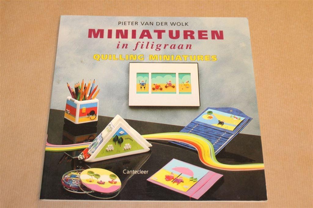Miniaturen in Filigraan — 18 Quilling Grondvormen, Ophalen of Verzenden, Gelezen, Overige onderwerpen