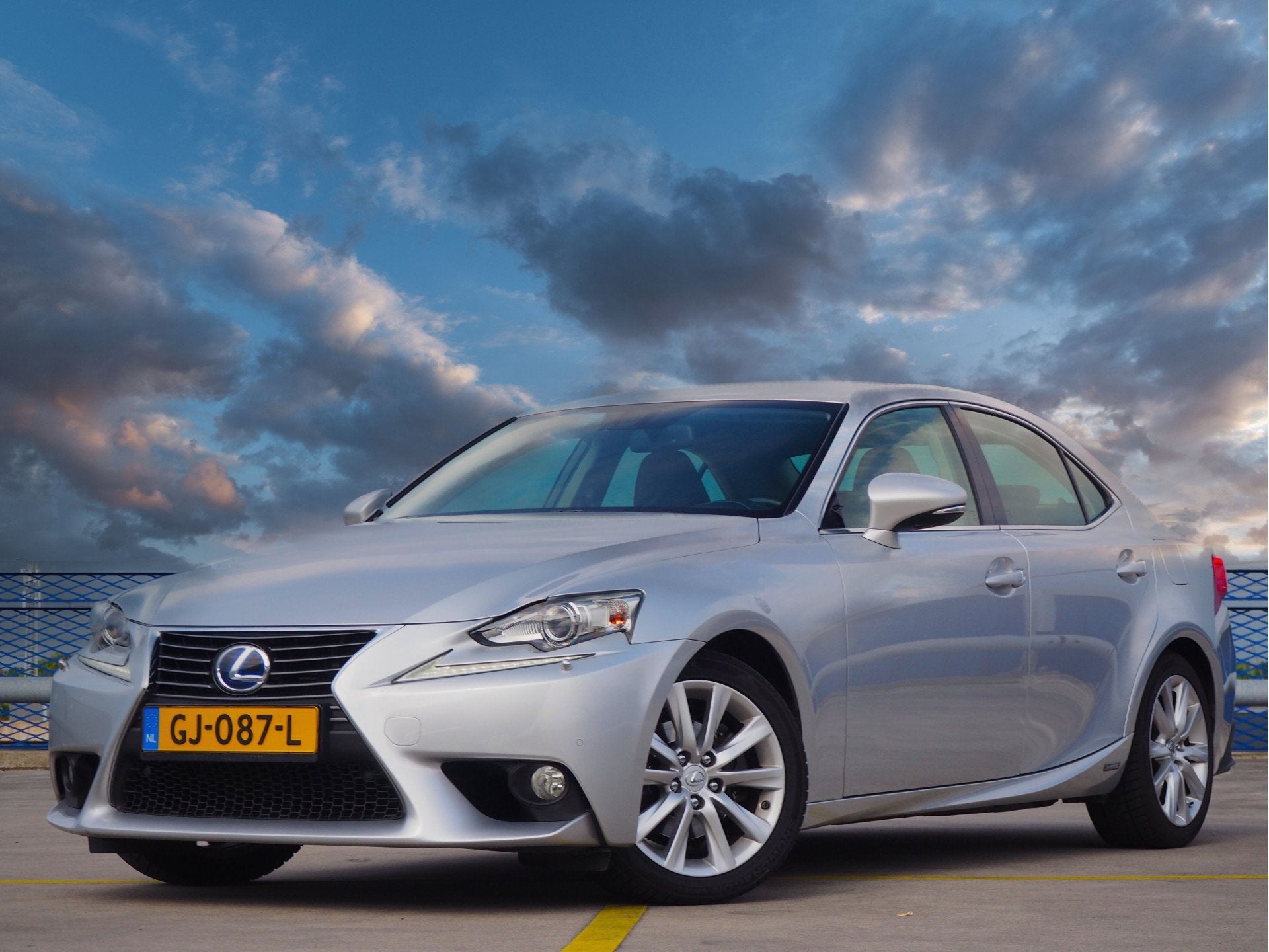 Lexus IS 300h First Edition - DEALERONDERHOUDEN - (bj 2014), Auto's, Automaat, Euro 5, Achterwielaandrijving, Gebruikt