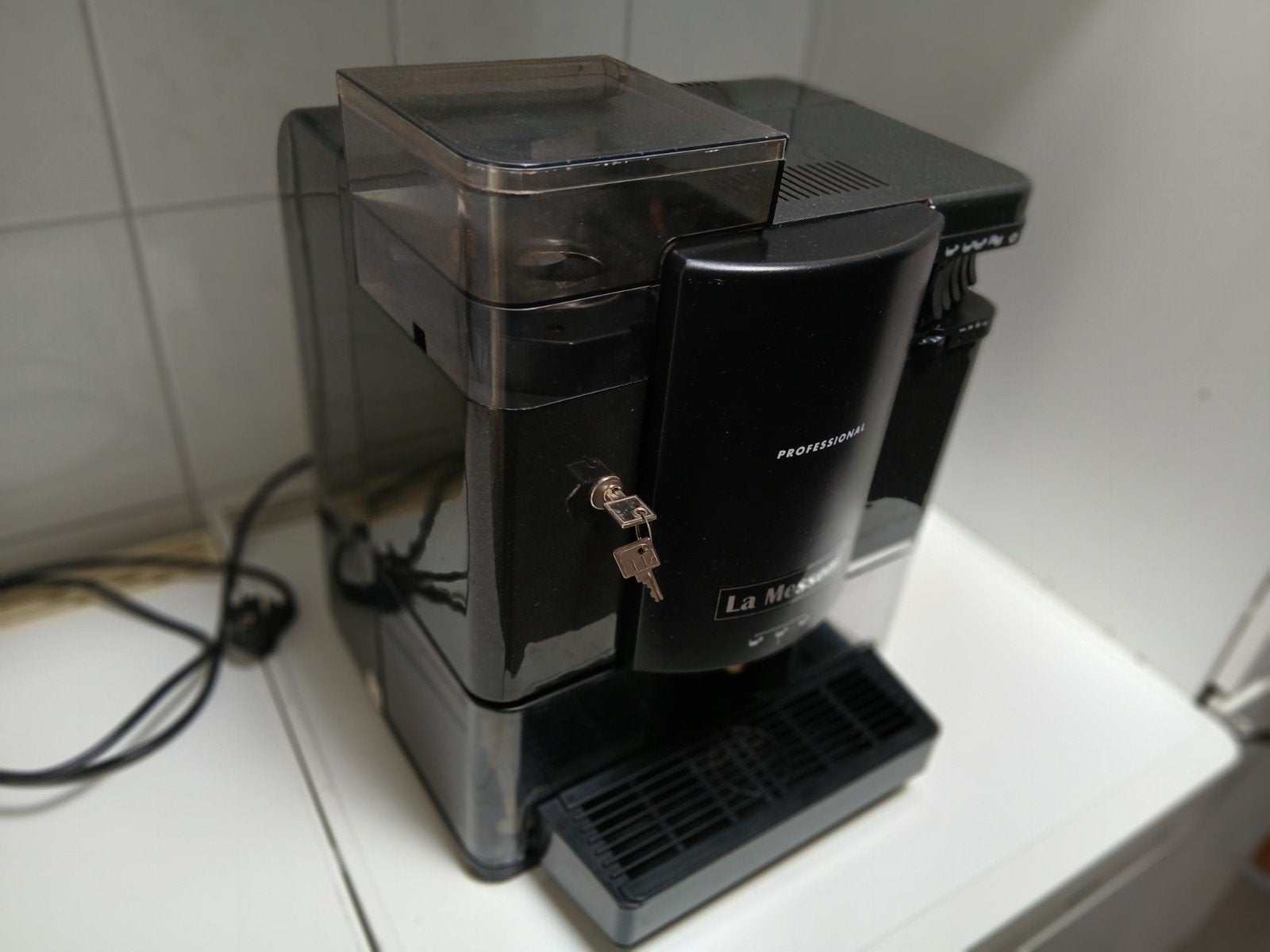 La Messoni Professionele Koffiemachine - Gebruikt, Witgoed en Apparatuur, Gebruikt, Espresso apparaat, 10 kopjes of meer, Afneembaar waterreservoir
