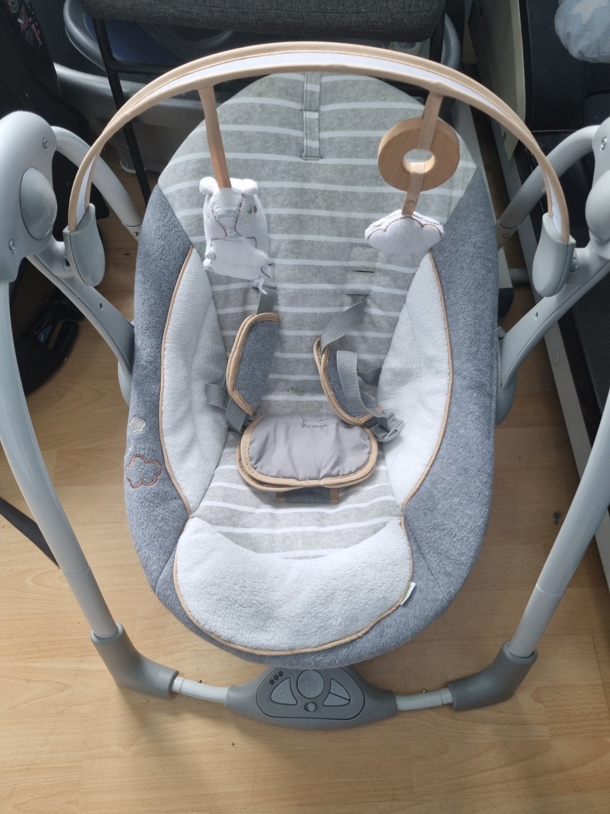 Ingenuity Babyschommelstoel met Muziek en Gordel, Kinderen en Baby's, Overige merken, Schommelstoel, Ophalen of Verzenden, Met gordel(s) of riempje(s)