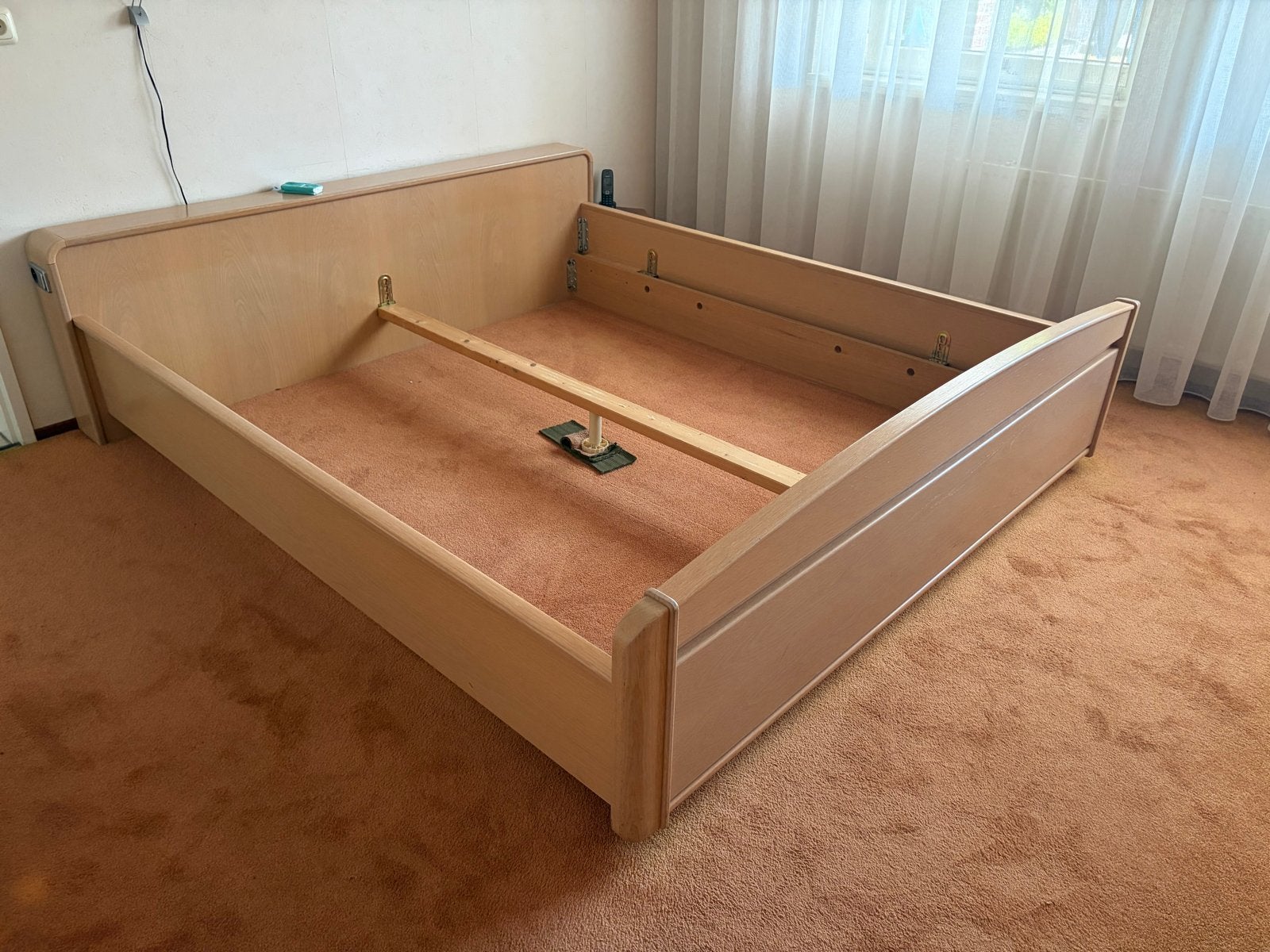 GRATIS - tweepersoonsbed met nachtkastjes en kledingkast, Huis en Inrichting, Slaapkamer | Complete slaapkamers, Ophalen, Gebruikt