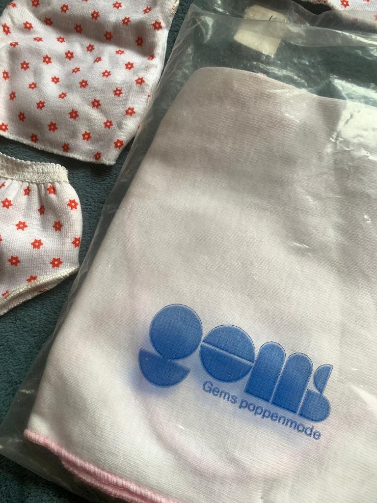 Gems Poppenmode Kleertjes ondergoed luierbroekje slofjes, Verzamelen, Poppen, Ophalen of Verzenden, Zo goed als nieuw, Kleertjes