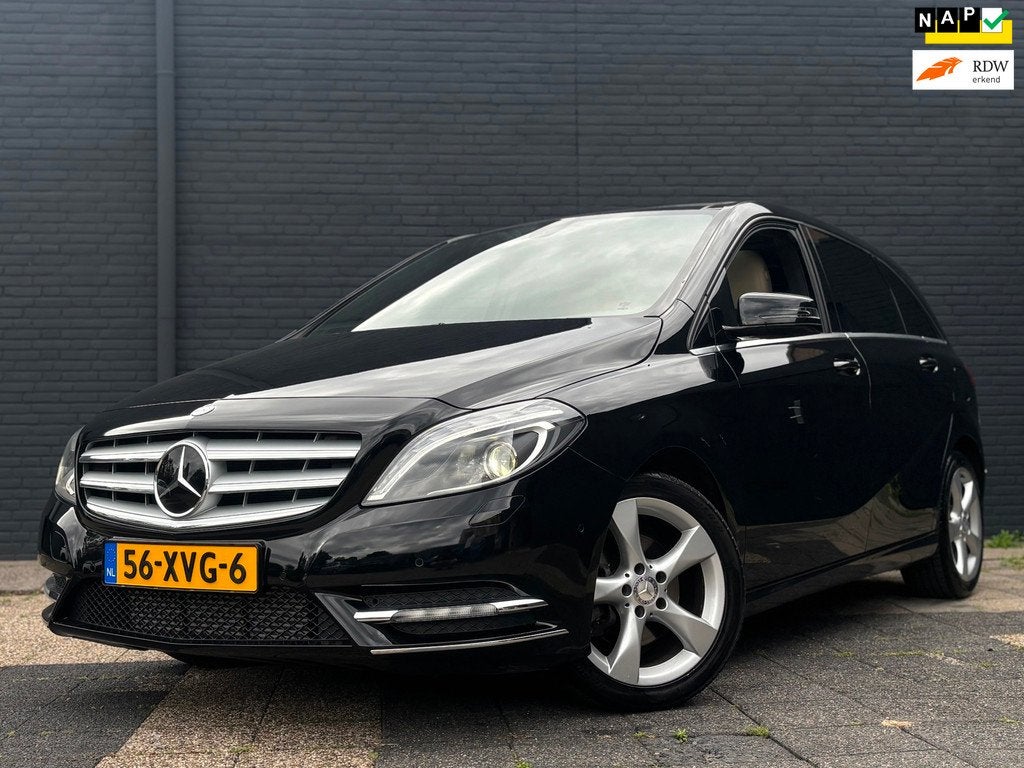 Mercedes-Benz B-klasse 200 Automaat | Pano | Camera | Trekha, Euro 5, 1325 kg, Gebruikt, Zwart