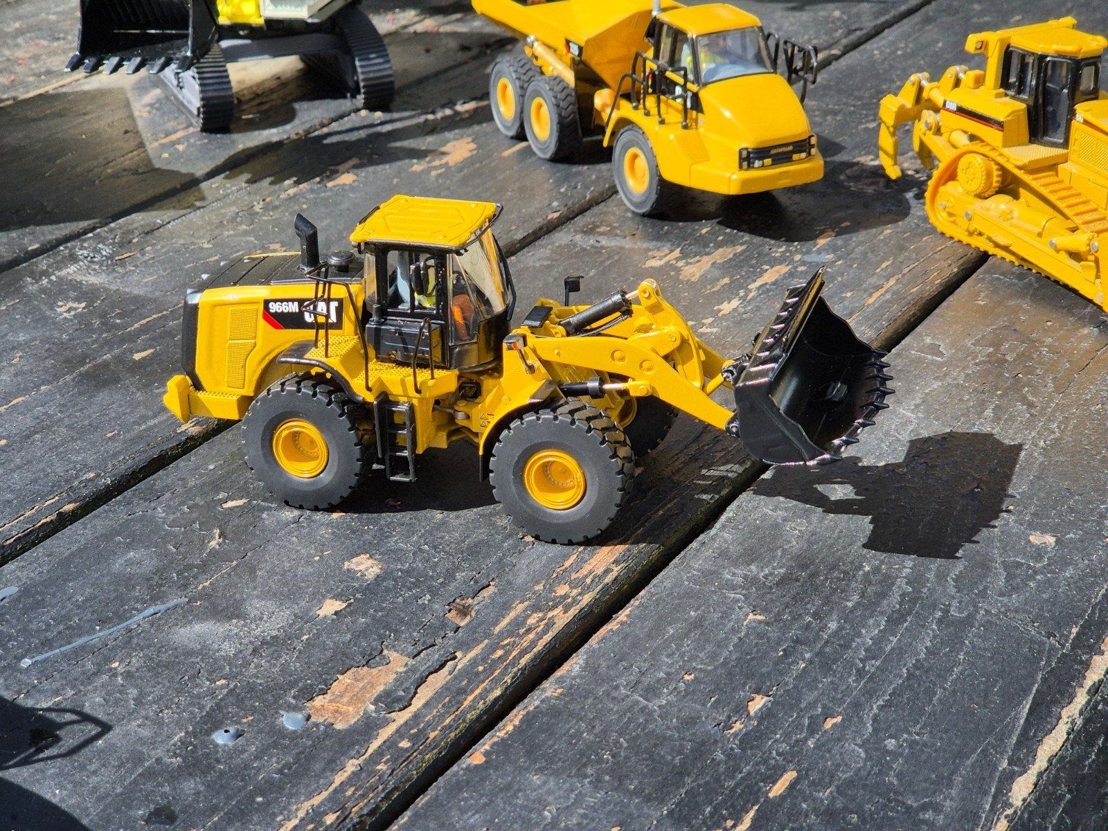 Caterpillar 966M Shovel Diecast Masters, Ophalen of Verzenden, Nieuw, Hijskraan, Tractor of Landbouw, Overige merken