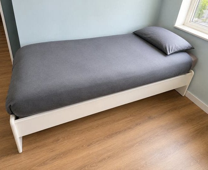 Wit eenpersoonsbed 90x210cm,lattenbodem Von Hülsta,matras, Huis en Inrichting, Slaapkamer | Bedden, Ophalen, Gebruikt, 90 cm, Eenpersoons