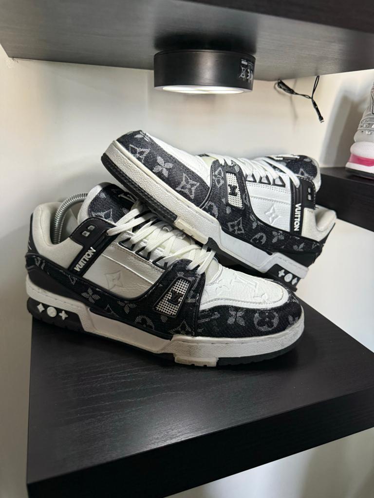 Lv Schoenen, Ophalen of Verzenden, Gedragen, Zwart, Sneakers of Gympen