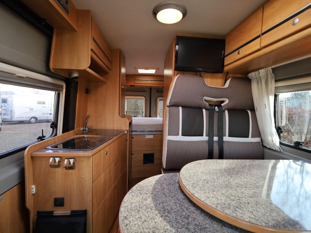 Pössl 2win 600 luchtvering AUTOMAAT, Buscamper of Camperbus, Luifel, Ringverwarming, Fiat