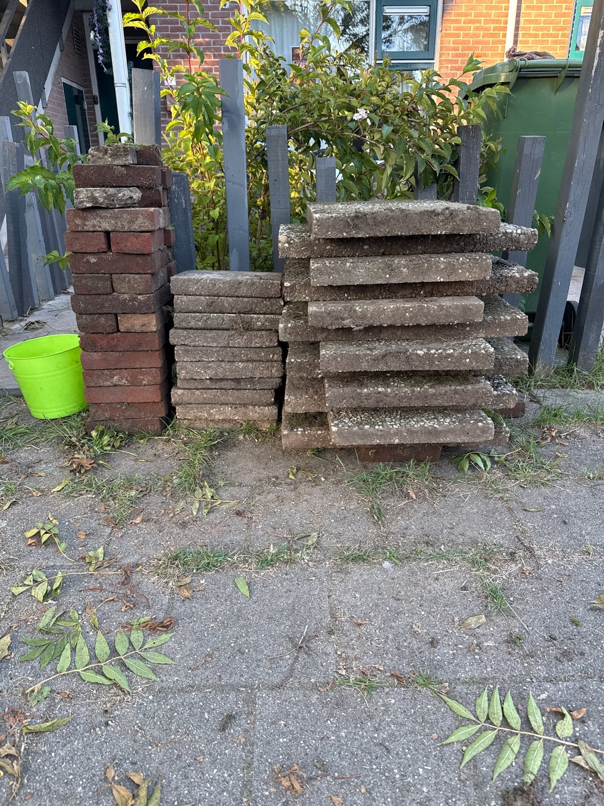 GRATIS AFHALEN; Gebruikte grint-, stoep-, en bakstenen, Ophalen, Gebruikt, Minder dan 20 cm, 10 m² of meer