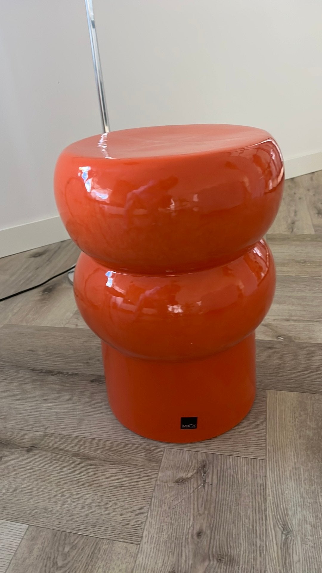 Oranje Krukje Mica, Minder dan 55 cm, Metaal of Aluminium, Design, Rond