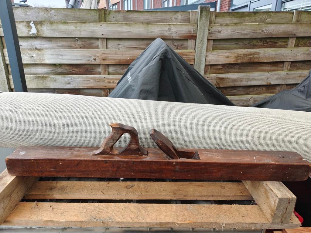 Antieke houten schaaf, Ophalen