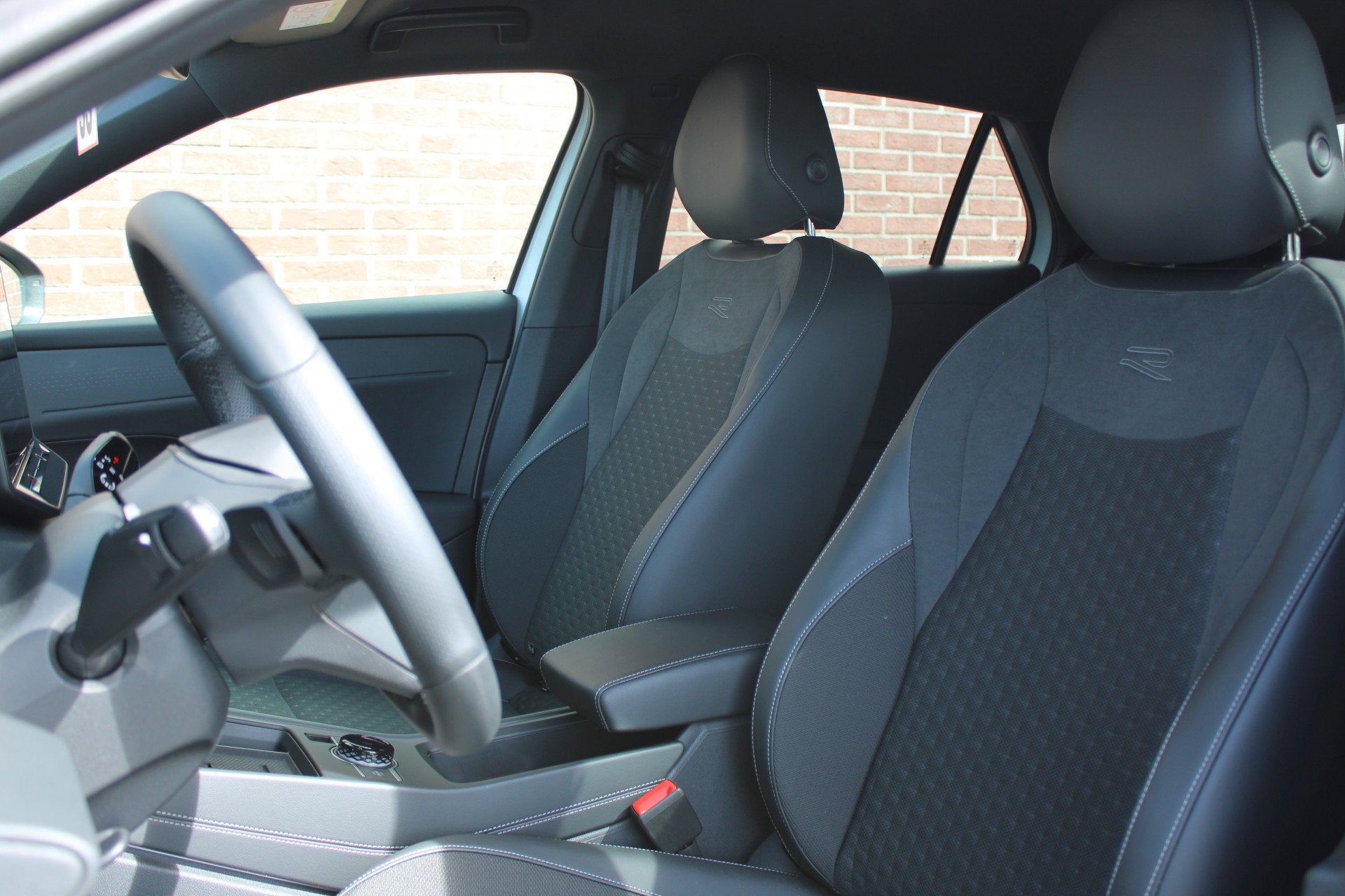 Volkswagen T-Roc 1.5 eTsi 150PK R-Line Edition |ACC|19-INCH|, Auto's, Volkswagen, 1374 kg, 730 kg, 4 cilinders, 150 pk