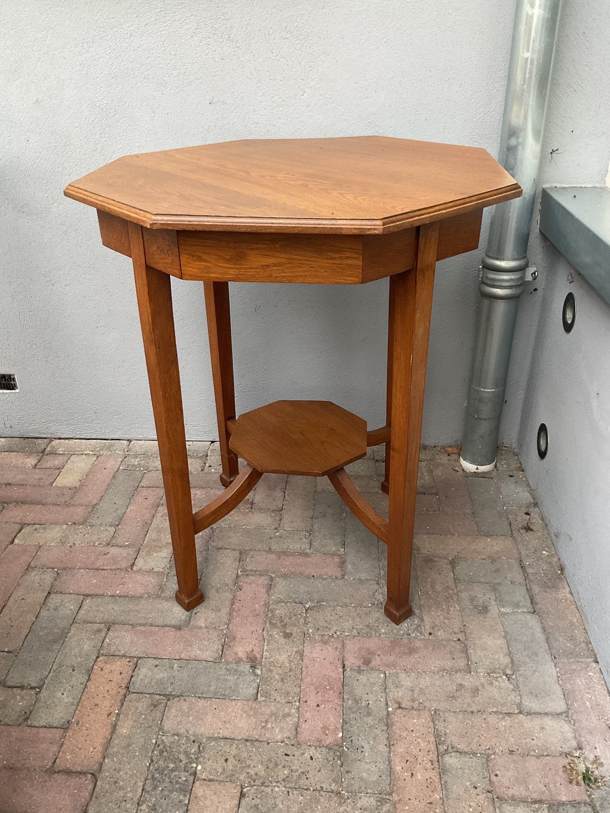 Bijzettafel achthoekig eiken, Ophalen