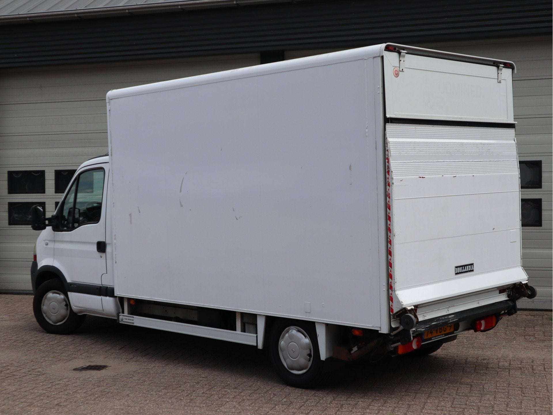 Renault Master T35 2.5dCi Euro 4 - Koffer + LBW - Bakwagen L, Auto's, Bestelauto's, Voorwielaandrijving, 101 pk, Gebruikt, Cruise Control