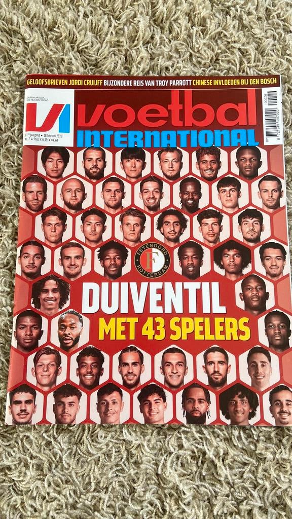 Voetbal international 61ste jaargang, nieuw., Boeken, Ophalen of Verzenden, Zo goed als nieuw, Balsport