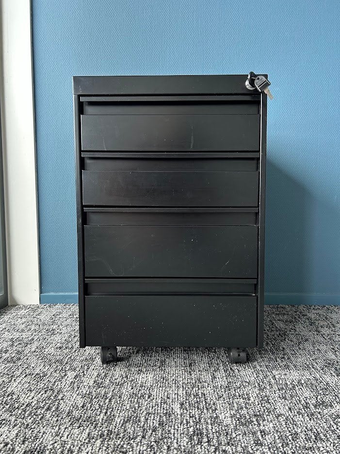 Zwart metalen ladekast, Ophalen, Minder dan 50 cm, Zo goed als nieuw, 3 of 4 laden