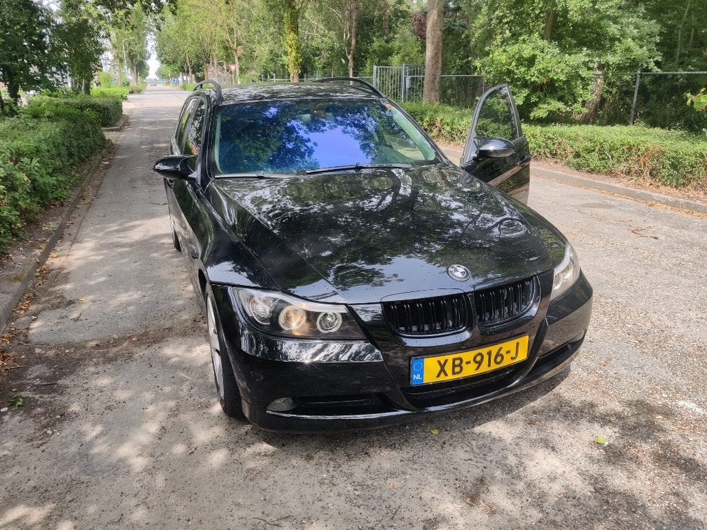 BMW 3-Serie 2.0 318 I Touring AUT 2006 Zwart LEES TEKST, Auto's, BMW, Automaat, 1995 cc, Zwart, 4 cilinders