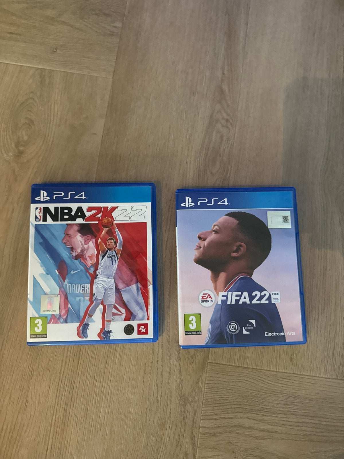 FIFA 22 en NBA 2K22 PS4 - Zo goed als nieuw, Ophalen of Verzenden, Zo goed als nieuw, Sport, Vanaf 3 jaar