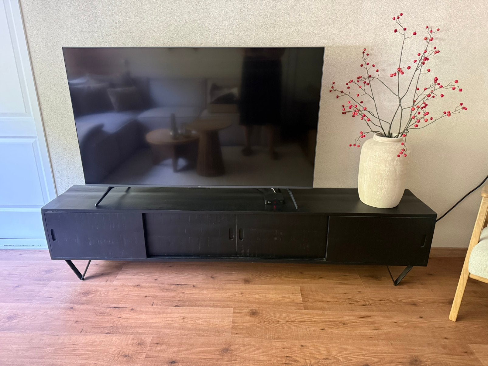 Zwart mango houten tv meubel, Ophalen, 150 tot 200 cm, Zo goed als nieuw, Minder dan 100 cm