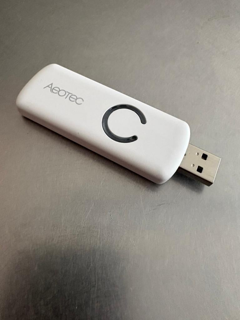 Aeotec Z-Stick Gen5 zwave adapter, Ophalen of Verzenden, Zo goed als nieuw