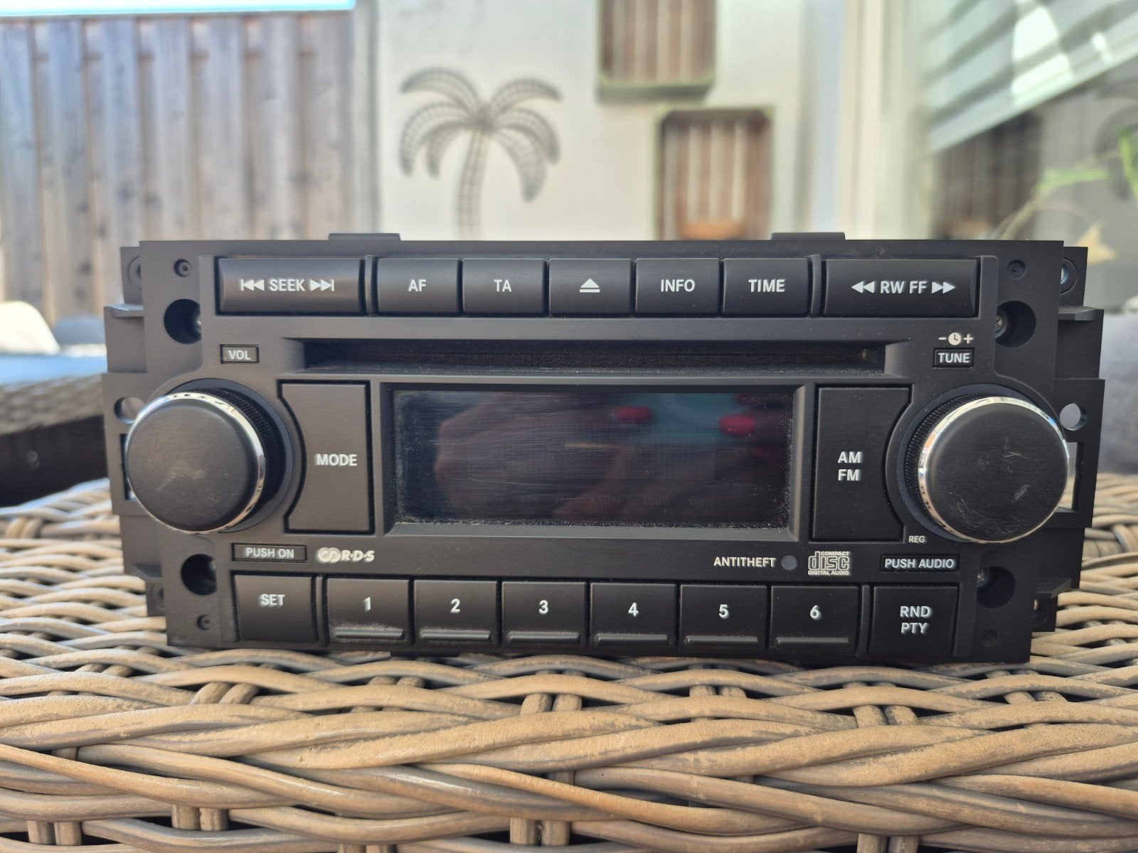 originele Mopar autoradio CD/mp3 Dodge Jeep Chrysler, Auto diversen, Autoradio's, Ophalen of Verzenden, Zo goed als nieuw
