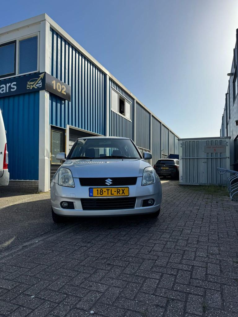 Suzuki Swift 1.3 Shogun, Auto's, Voorwielaandrijving, Stof, Zwart, 965 kg