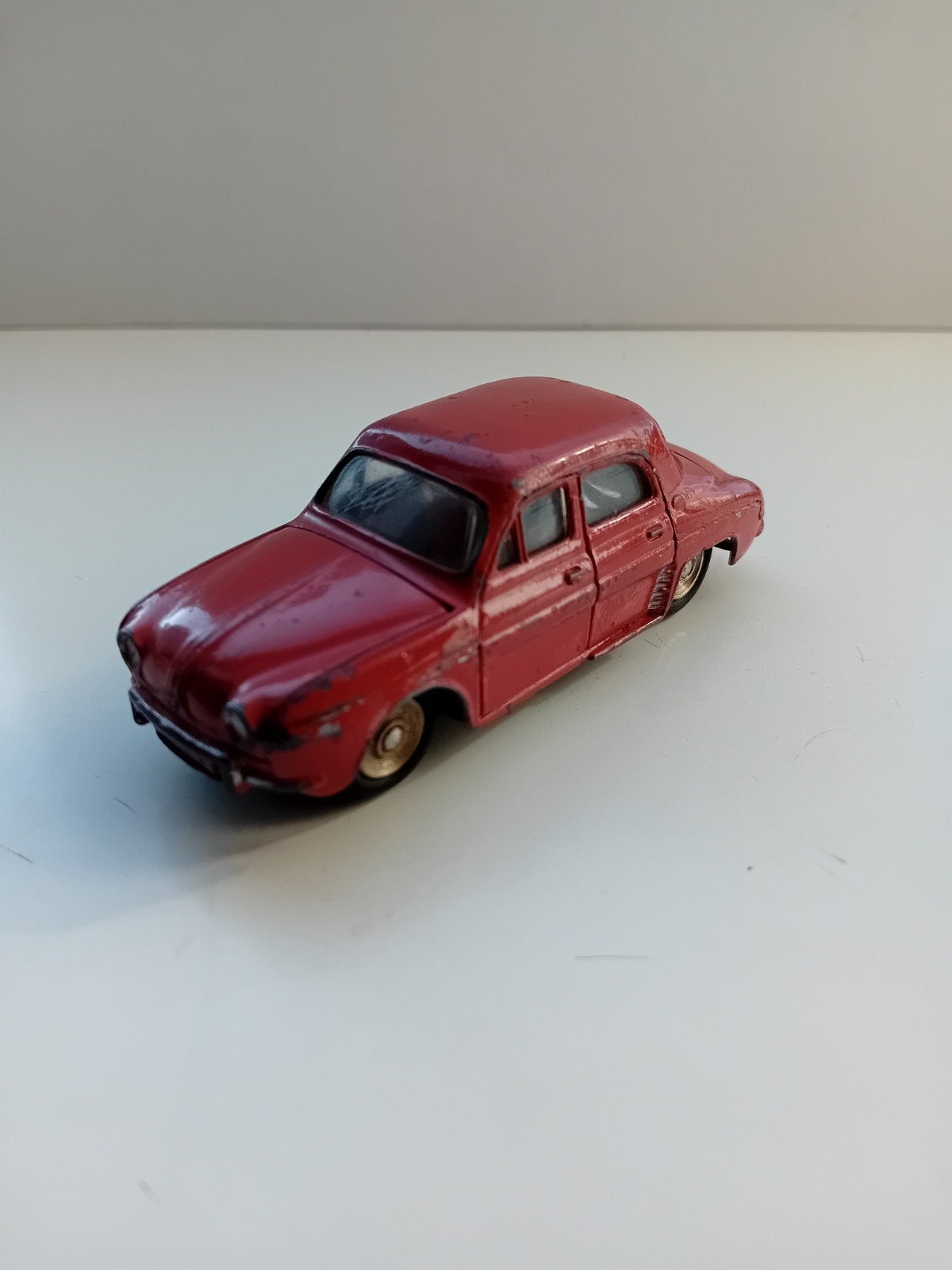 Dinky toys Renault Dauphine., Ophalen of Verzenden, Auto, Dinky Toys