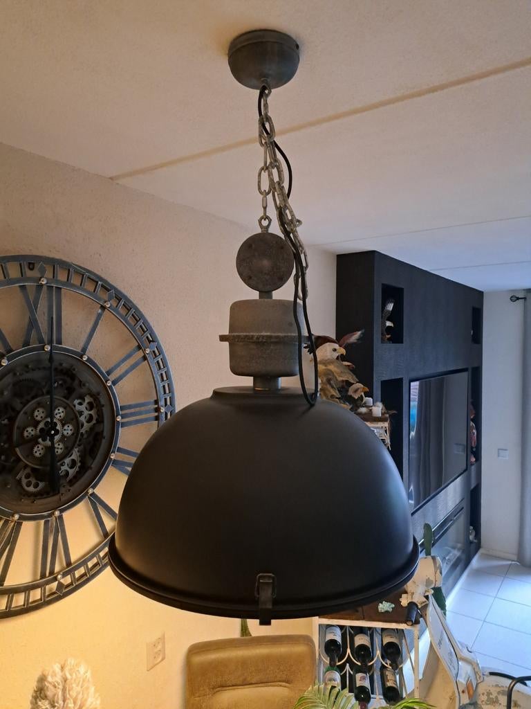 Industriële hanglamp - Zwart metaal, Huis en Inrichting, Lampen | Hanglampen, Gebruikt, Ophalen of Verzenden, Industrieel, Metaal