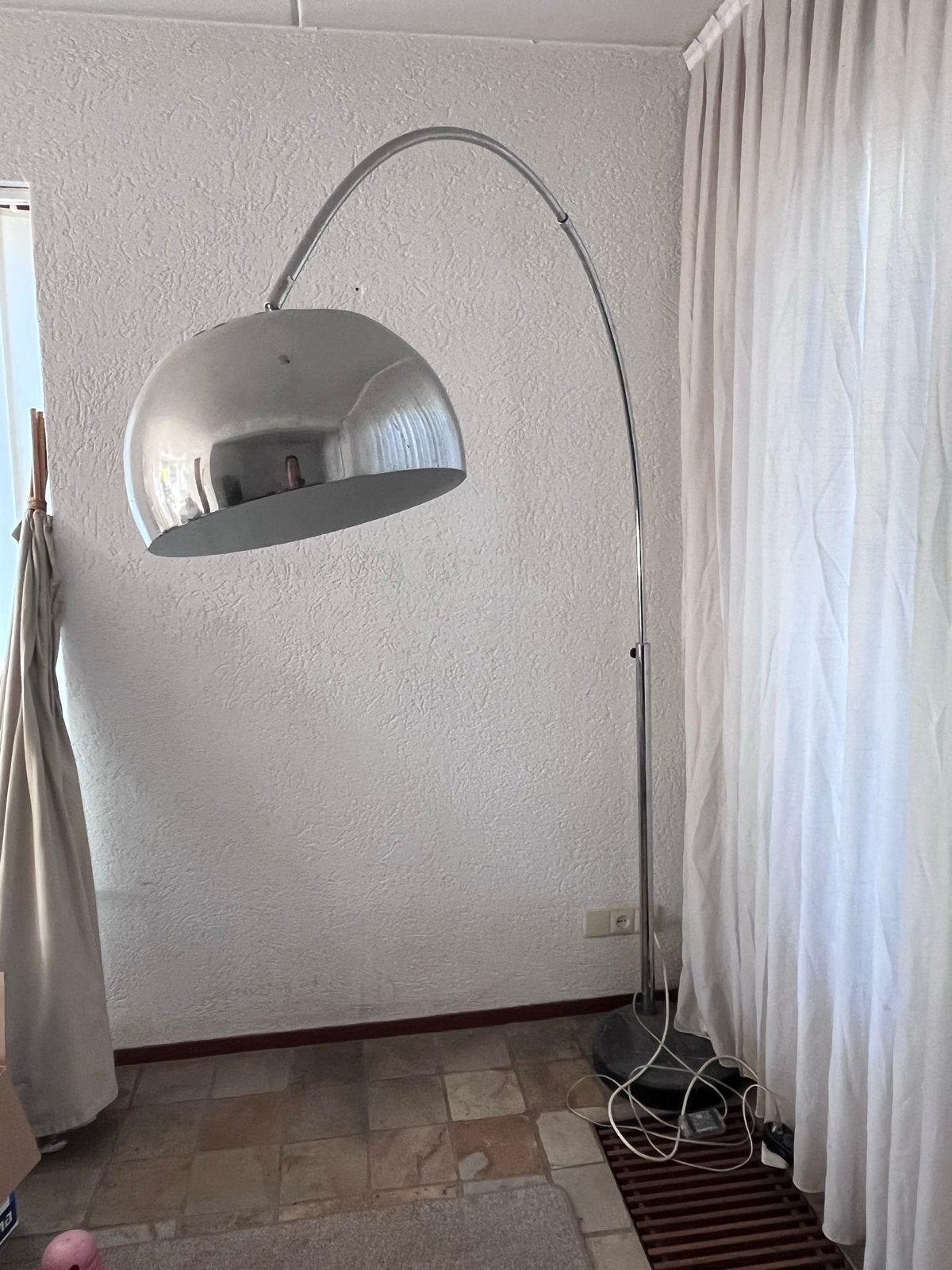 Grote Booglamp Vloerlamp Chroom met Koepelkap, Huis en Inrichting, Lampen | Vloerlampen, Ophalen, Gebruikt, 200 cm of meer, E27 (groot)