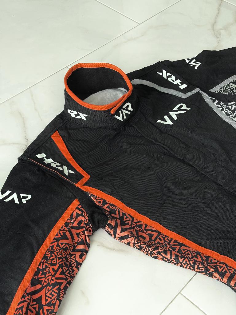 Van Amersfoort Racing F2 teamsuit + rugzak — HRX — maat S/46, Sport en Fitness, Karting, Zo goed als nieuw, Kleding of Schoenen