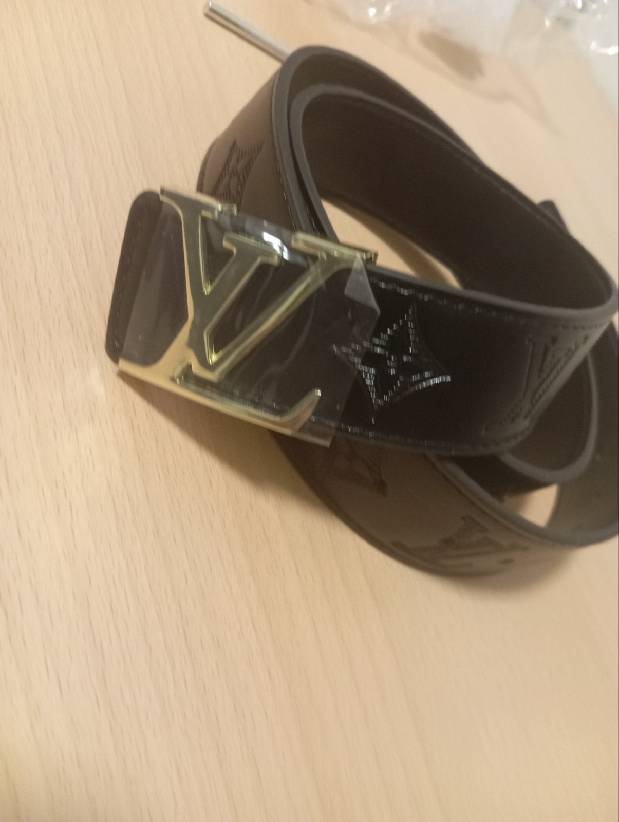 Zwarte riem met gouden gesp, Kleding | Dames, Riemen en Ceinturen, Nieuw, Heupriem, Ophalen of Verzenden, 3 tot 5 cm