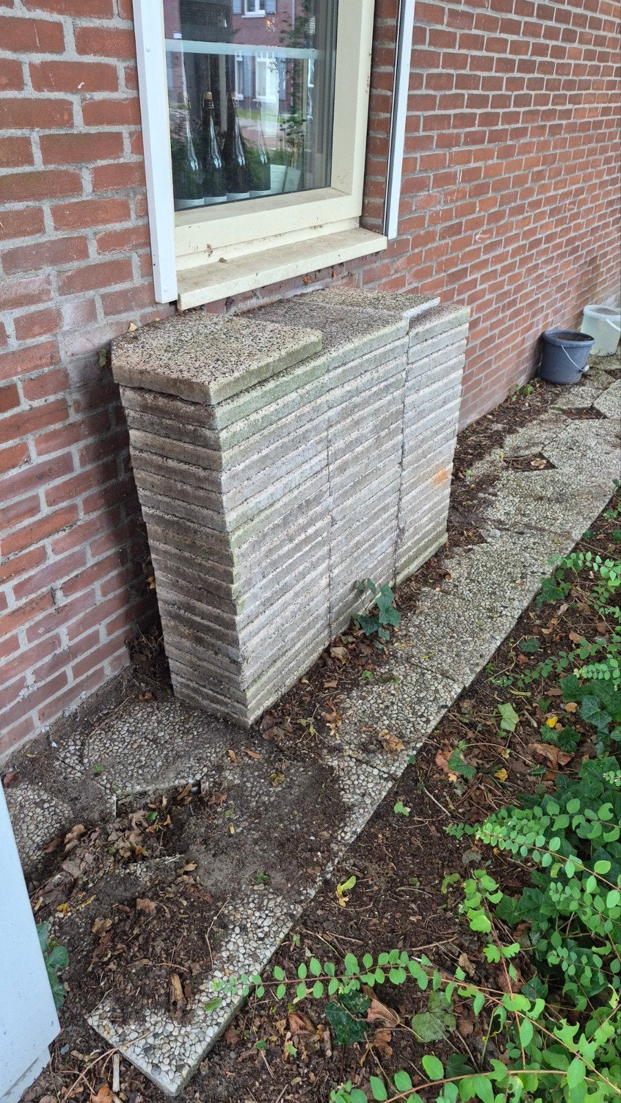 gratis tegels min het hoekje, Ophalen of Verzenden, Gebruikt, Beton, Terrastegels