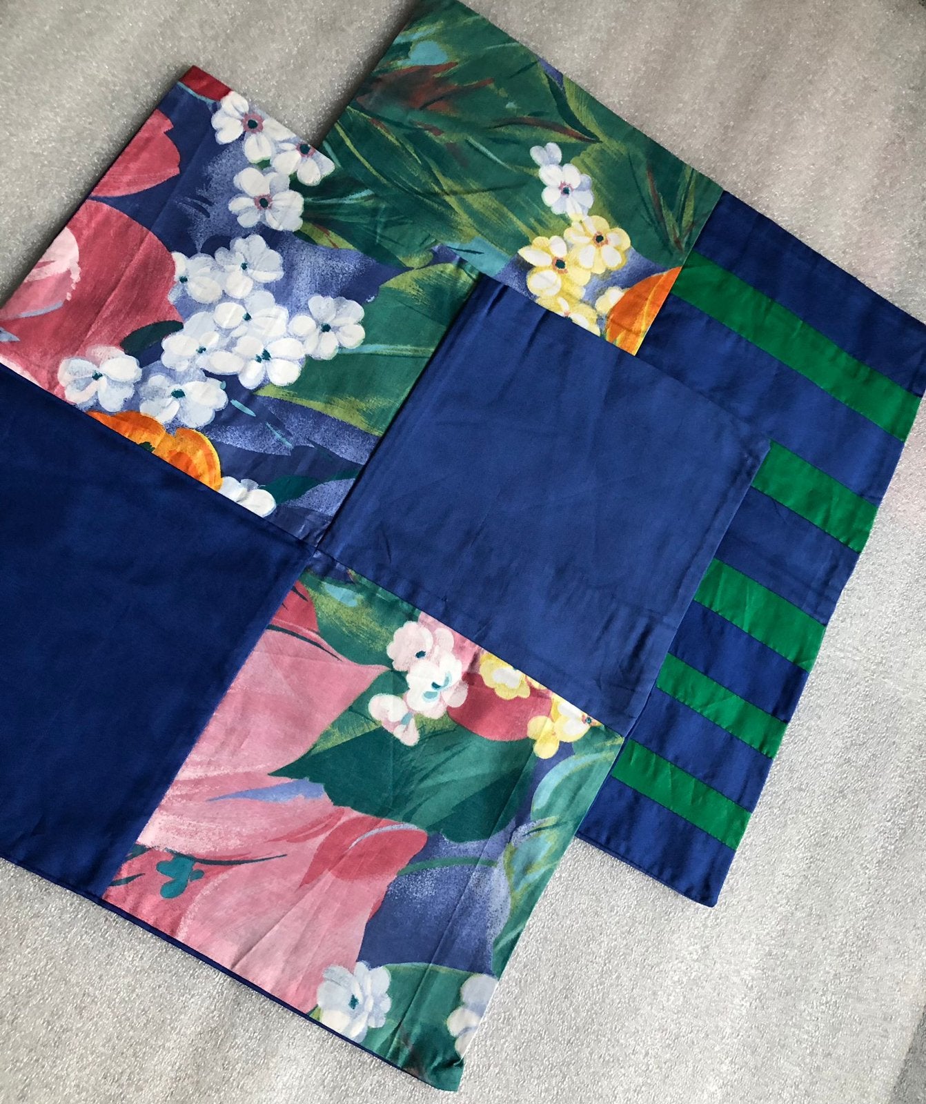 KUSSENHOESJE x 2 - BLAUW / GROEN - 40 X 40 CM, Huis en Inrichting, Woonaccessoires | Kussens, Ophalen of Verzenden, Zo goed als nieuw