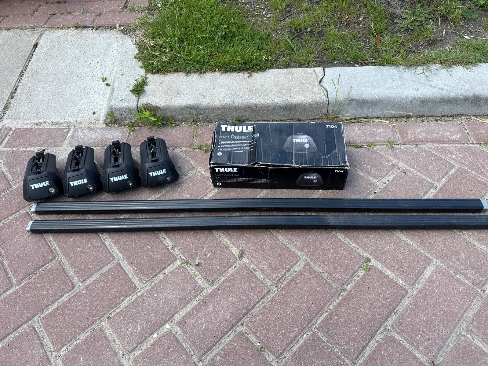 Thule Evo Raised Rail 7104 dakdragerset, Ophalen of Verzenden, Gebruikt