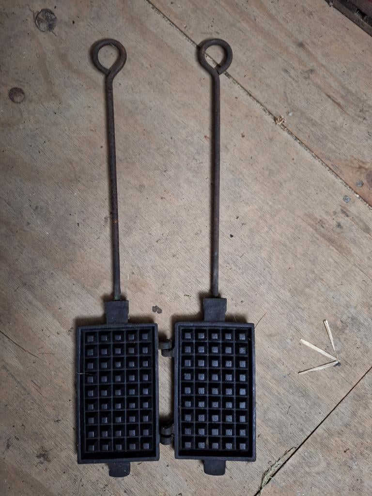 Oude ijzeren wafelmaker, Witgoed en Apparatuur, Ophalen