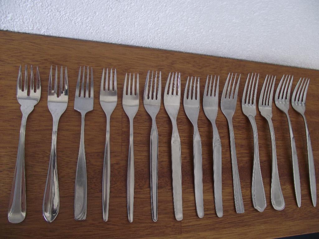 14 RVS vintage decoratie vork 18-20 cm divers model 1970 p s, Huis en Inrichting, Los bestek, Ophalen of Verzenden, Zo goed als nieuw
