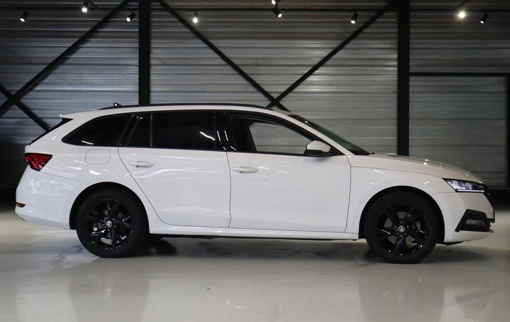 Skoda Octavia Combi 1.4 TSI iV PHEV Ambition|Automaat|LED|DA, Auto's, Skoda, Stof, Gebruikt, Zwart, 4 cilinders