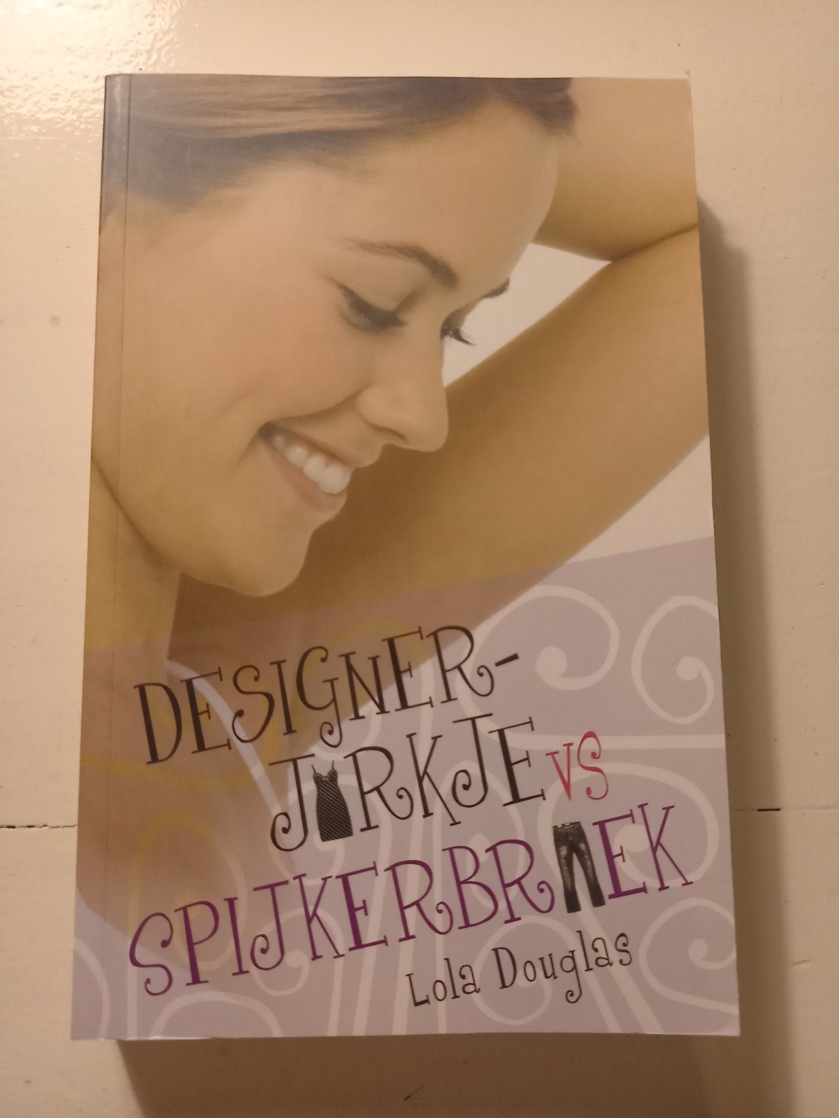 g5 Designerjurkje vs Spijkerbroek - Lola Douglas, Boeken, Ophalen of Verzenden, Zo goed als nieuw, Lola Douglas, Nederland