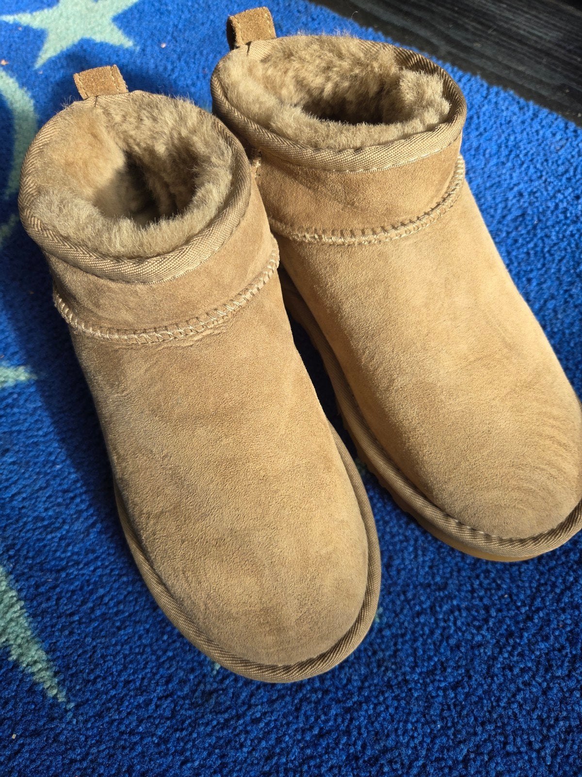 Nieuwe UGGs maat 36 - Perfect voor de winter!, Ophalen, UGG, Beige, Lage of Enkellaarzen