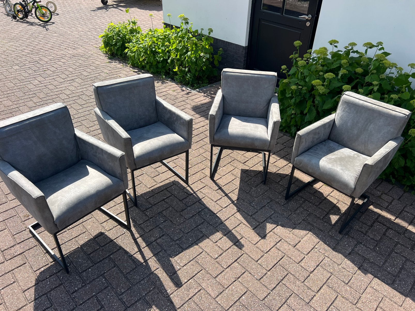 4 Lichtgrijze velours eetkamerstoelen, Huis en Inrichting, Stoelen, Ophalen, Zo goed als nieuw, Vier, Stof