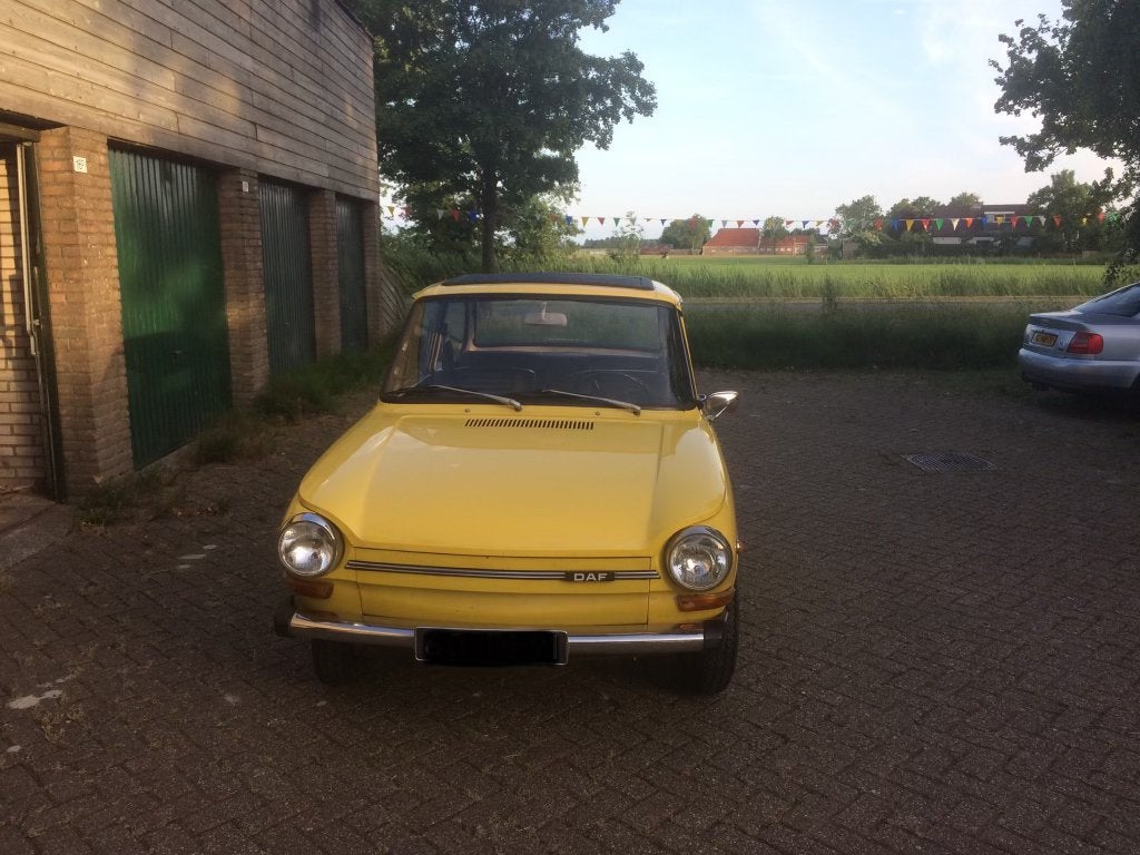 DAF 46 0.8 DE Luxe AUT 1976 Geel, Auto's, Overige Auto's, Particulier, Open dak, Benzine, Sedan, Automaat, Origineel Nederlands